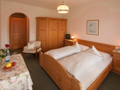 Standard double room image 1