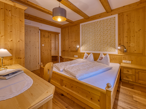 Standard double- triple-bed-room image 14