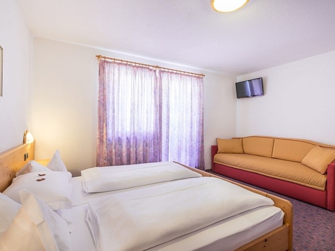Standard four-bed room image 2