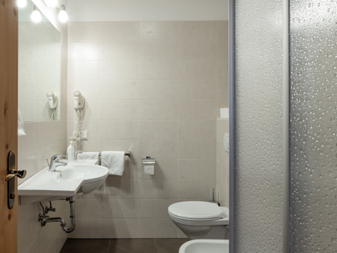 Standard room 231 image 4