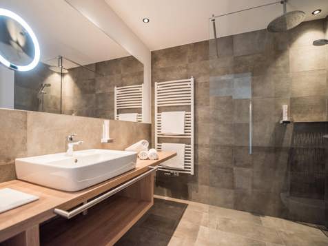 SUITE AMORE MIT HOT-WHIRLPOOL image 3