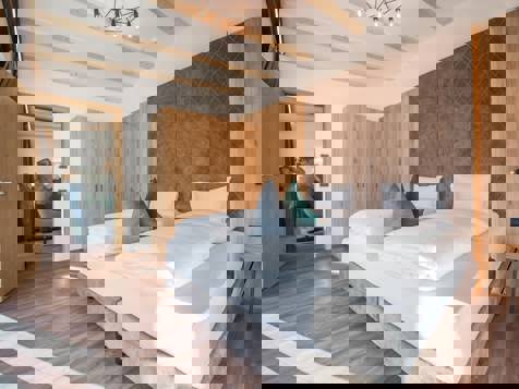 SUITE AMORE WITH HOT-WHIRLPOOL image 2