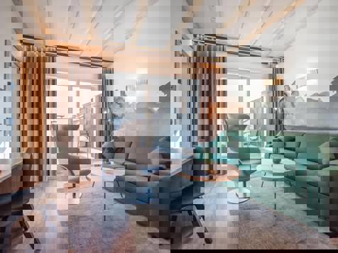 SUITE AMORE WITH HOT-WHIRLPOOL image 5
