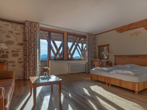 Suite del Landhaus e balcone con vista Dolomiti image 5