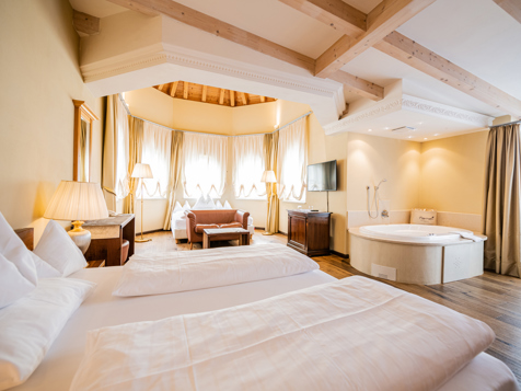 Suite Fameli Castle image 4