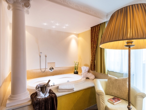 Suite Fameli Design image 3