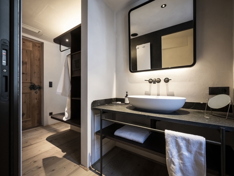 Suite Menhir-4