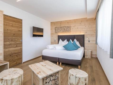 Suite Mountain Pine image 1