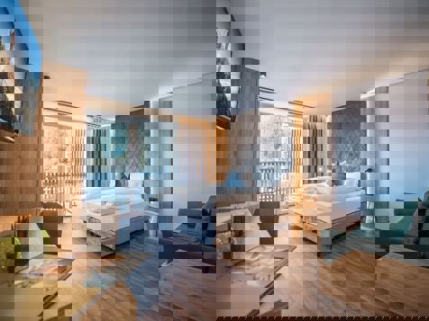 SUITE ROYAL FAMILY image 1