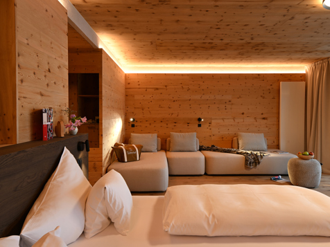 Suite with Terrace Mountain Sky image 6