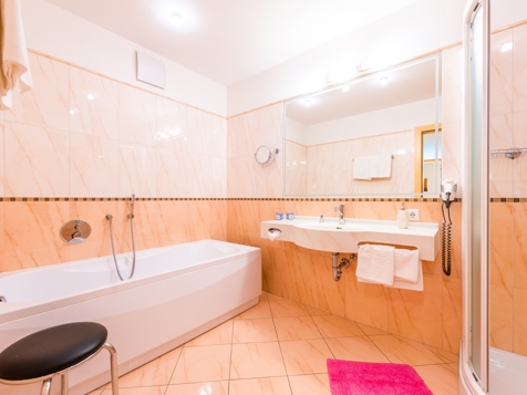 Super Suite -6