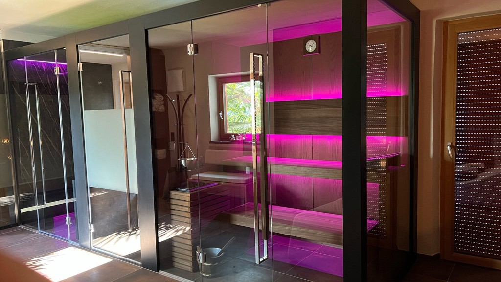 csm_Kreuzwegerhof_Wellness-Sauna-Dampfbad-Erlebnisdusche_60eab4fee4.jpg