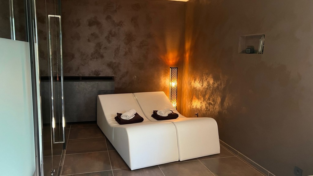 csm_Kreuzwegerhof_Wellness-Spa-Liegen_1293f73fcb.jpg