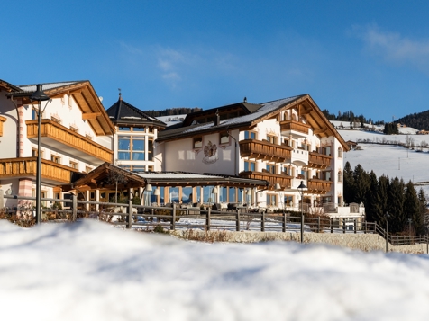 Lärchenhof - HOTEL DER BERGE - Meransen in Eisacktal