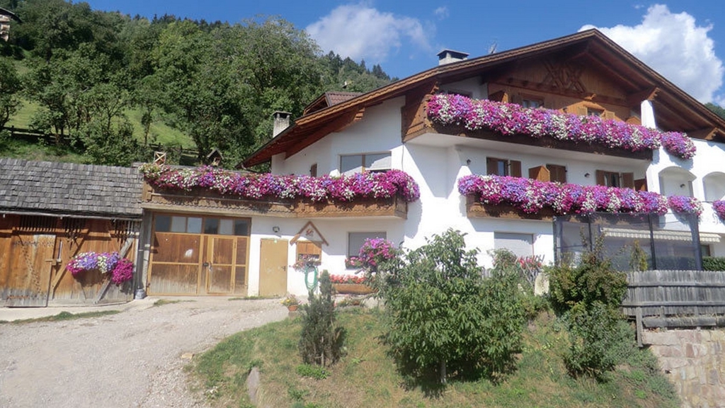 Lingerhof Ferienwohnungen - Urlaub auf dem Bauernhof - Apartment / Residence in Mölten in Bozen and environs / Tyrol du Sud