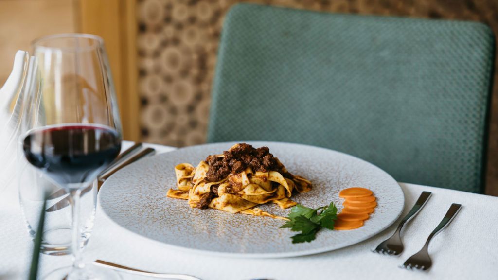 hotel_miramonti_alta_badia_cuisine_004_1920x1280.jpg