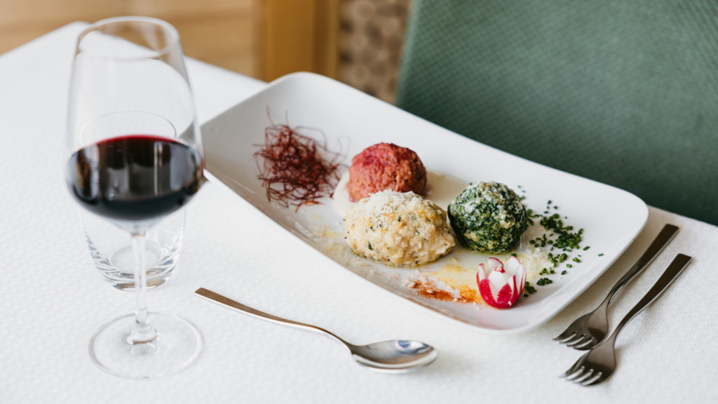 hotel_miramonti_alta_badia_cuisine_006.jpg