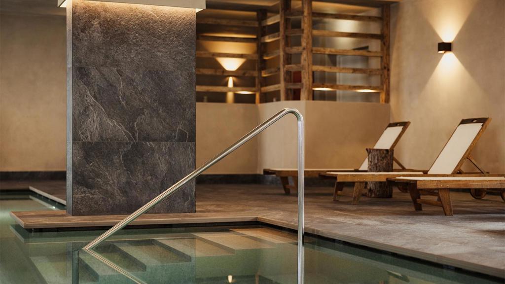 04-wellness-SPA-hotel-monte-cherz.jpg