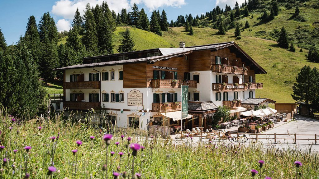 monte-cherz-estate-outdoor-02.jpg