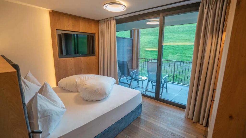 Family Mountain Suite.jpg