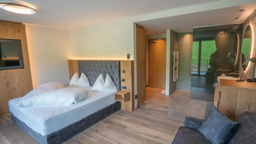 Nature Deluxe Suite.jpg