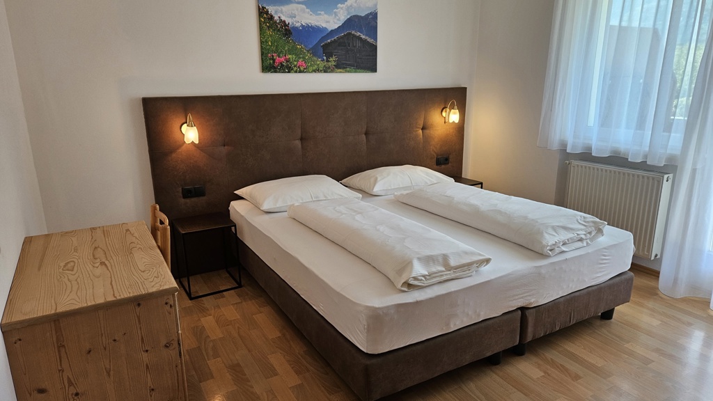 Schlafzimmer_W4_002.jpg
