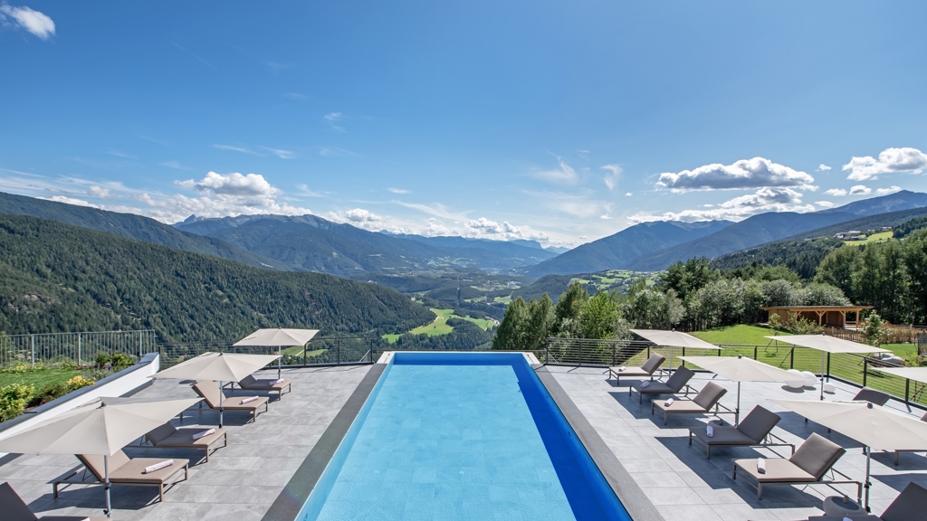Panoramahotel Huberhof - Hotel in Meransen in Eisacktal / South Tyrol