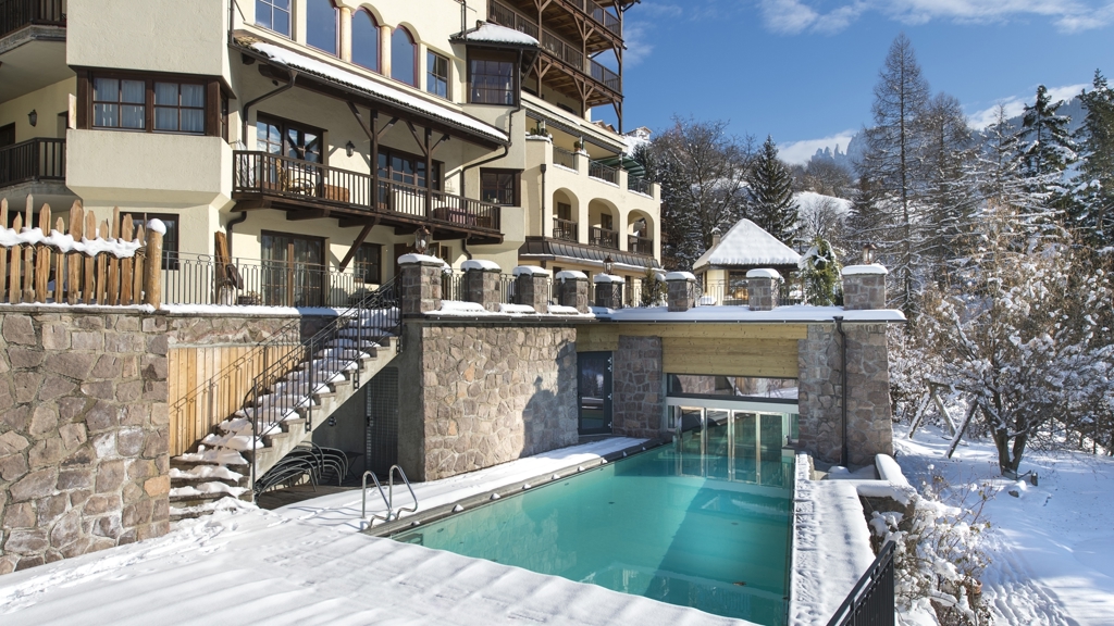Hotel Paradies - Hotel in Tiers am Rosengarten at Seiser Alm-Schlern / Zuid-Tirol