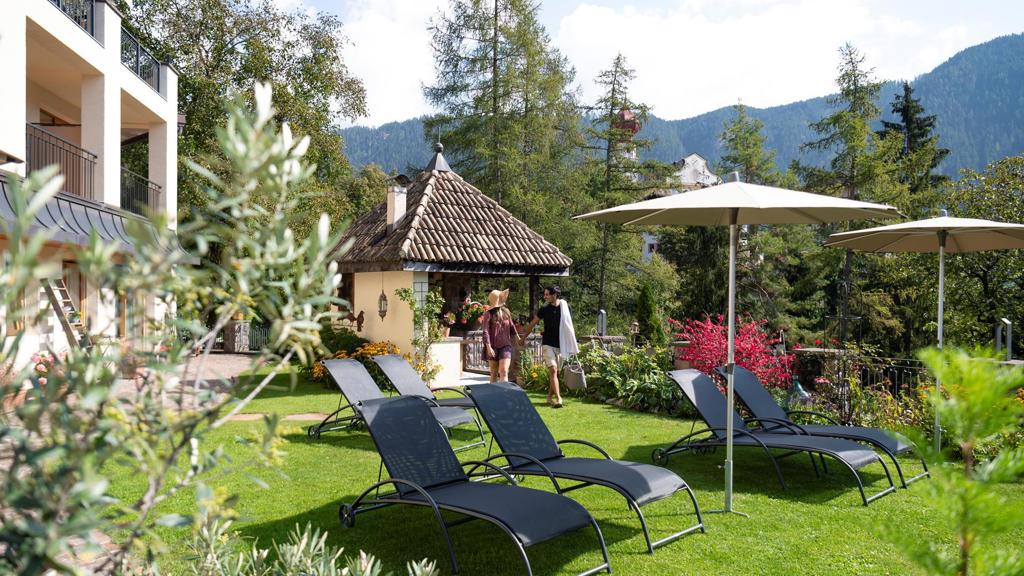 garten-relaxbereich-zum-ausspannen.jpg