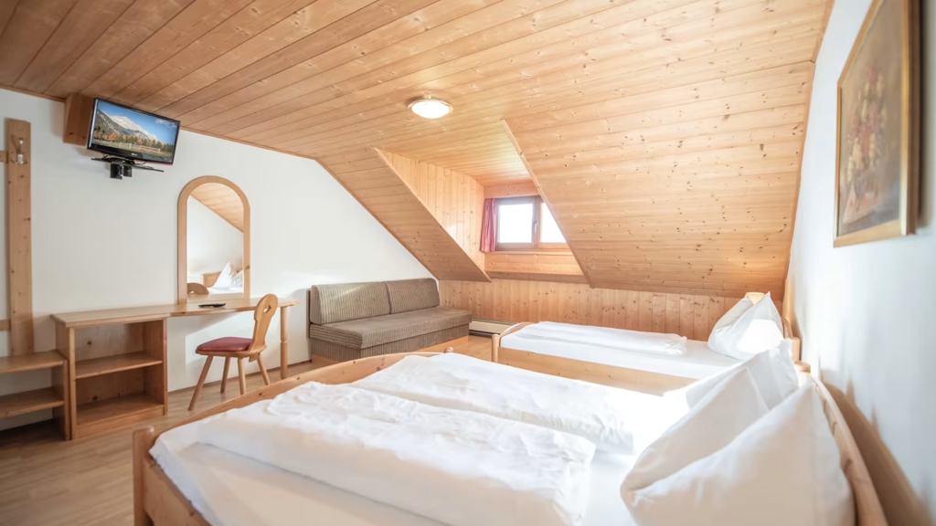 ┬®rotwild_Zimmer_10_1145.jpg