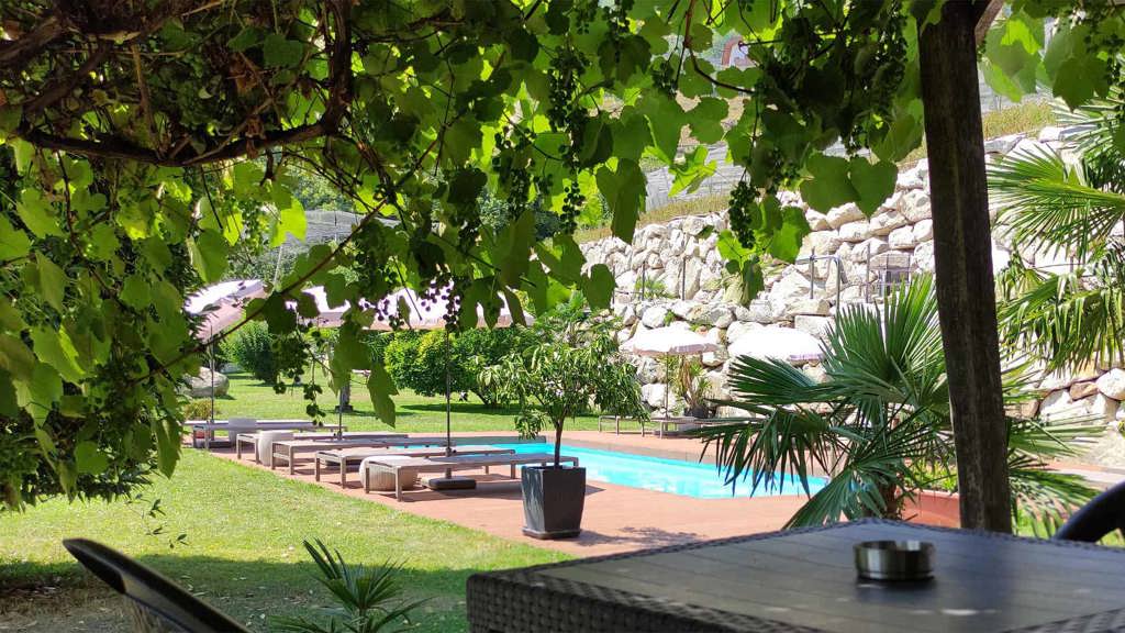 11-pool-relax-tisens-ferienwohnungen-residence-liesy-meranerland.jpg