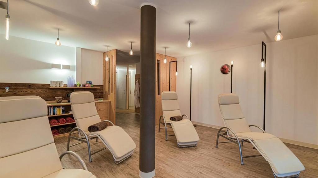 web-rendition-3 (4).jpg