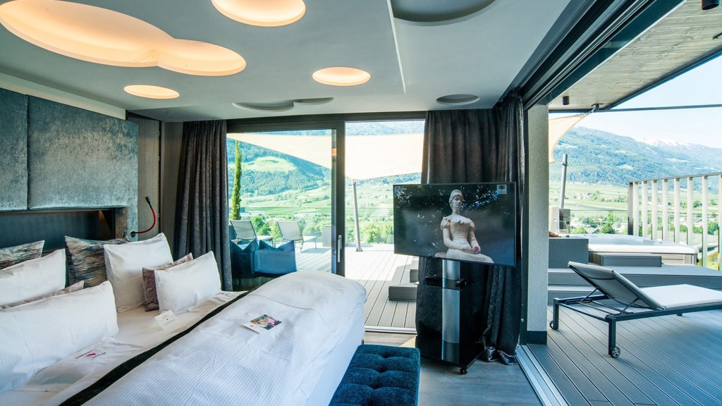 Penthouse Suite Dolce Vita Premium Bedroom.jpg