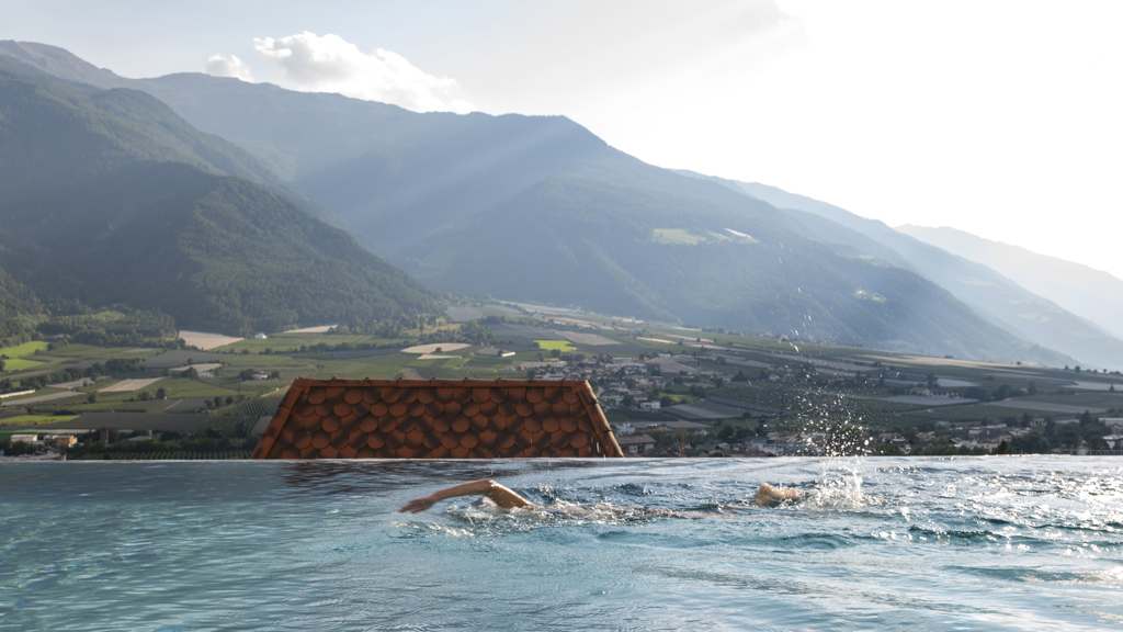 Sky infinity Sport pool - swimming.jpg
