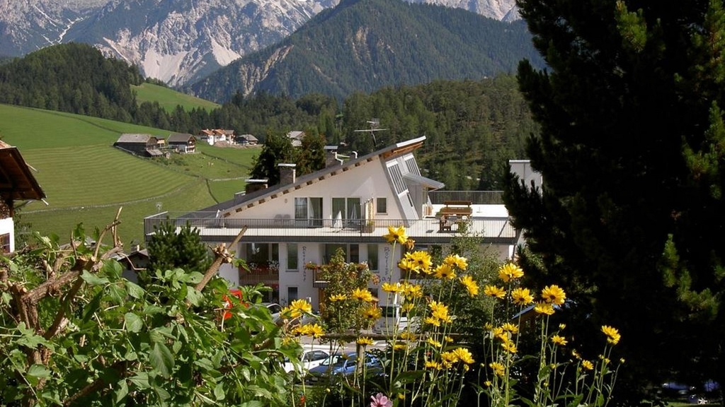 Hotel Pütia - Hotel in St. Martin in Thurn at Mt. Kronplatz / Południowy Tyrol