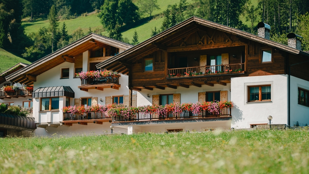 Blumenresidence Karnutsch - Apartment / Residence in St. Walburg in Ultental / Zuid-Tirol
