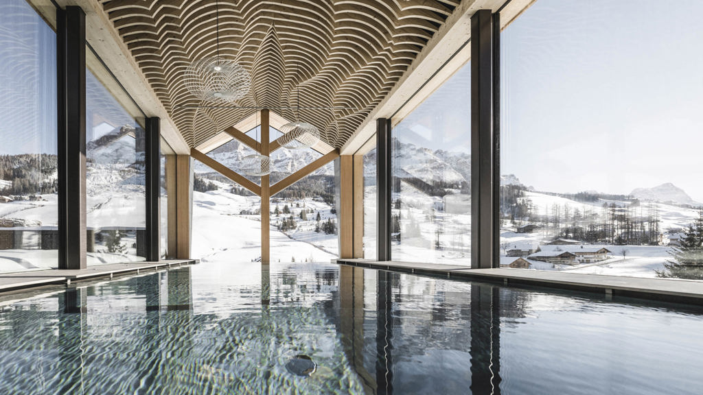 Winter Pool (C) Hannes Niederkofler_WEB-6017.jpg