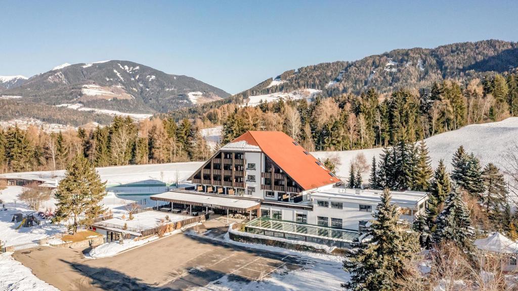 Hotel Royal Hinterhuber - Hotel in Reischach at Mt. Kronplatz / South Tyrol