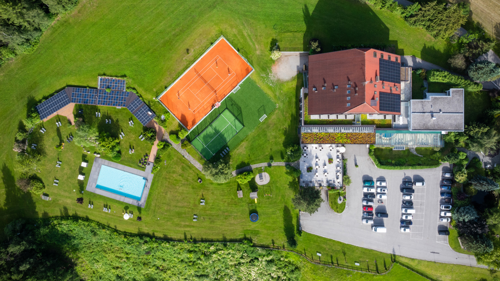 DJI_20240620185244_0010_D-HDR_RoyalHinterhuber_190624_becknaphoto.jpg
