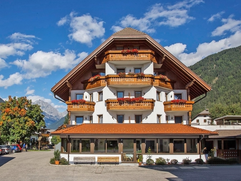 Hotel Schmalzlhof - Rasen at Mt. Kronplatz