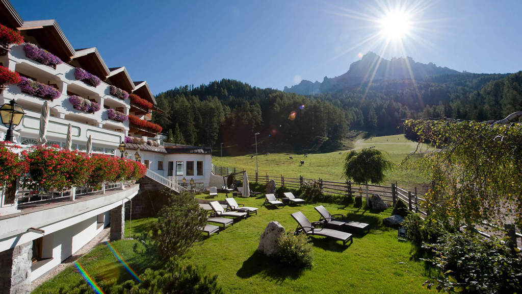 gastgeber-geschichte-hotel-sommer.jpg