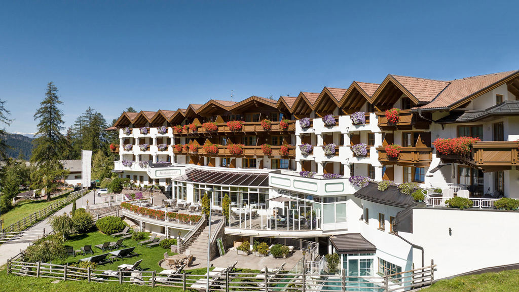 gastgeber-geschichte-hotel-sonnalp.jpg
