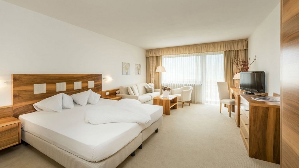 csm_wanderhotel-vetzan-zimmer-2000x1250_a552b859e5.jpg