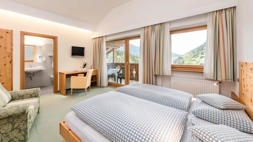 wilde-orchidee-mansardenzimmer-03.jpg