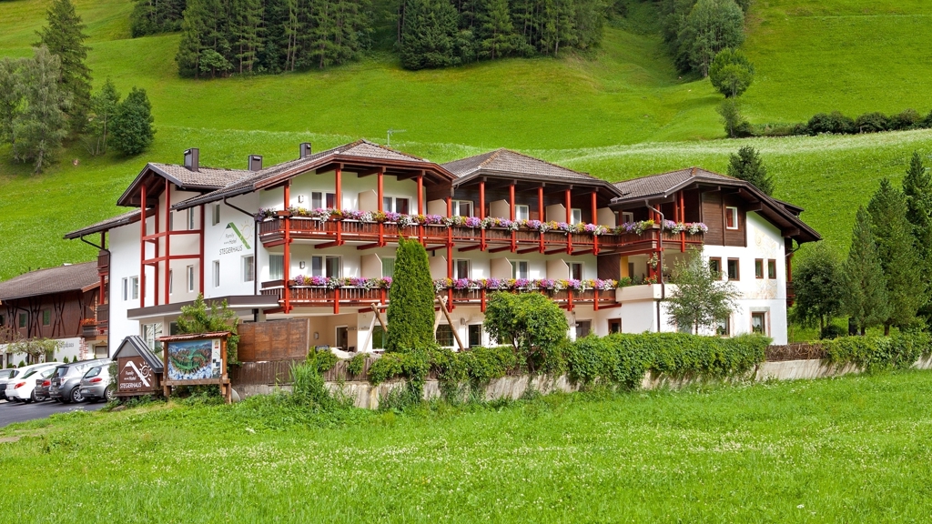 FamilyHotel Stegerhaus - Hotel in St. Johann in Tauferer Ahrntal / Zuid-Tirol