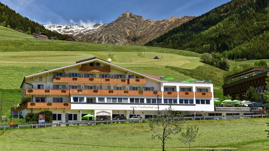 Hotel Tirolerhof - Hotel in Terenten at Mt. Kronplatz / South Tyrol