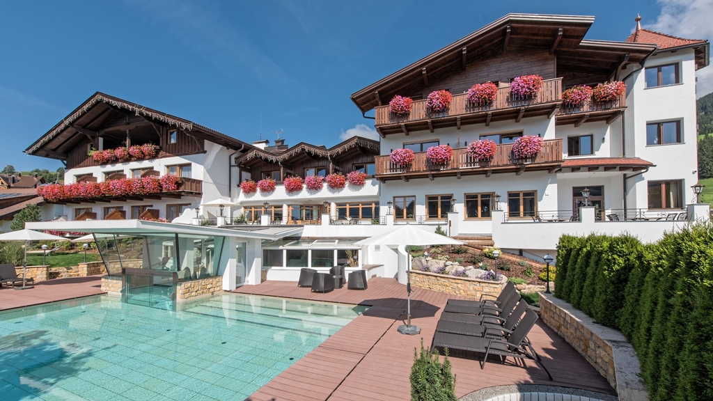 Hotel Tirolerhof - Hotel in Welsberg-Taisten at Mt. Kronplatz / South Tyrol