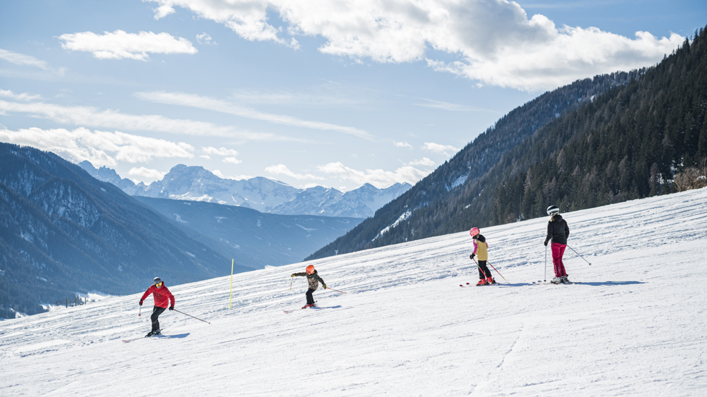 Skifahren_Familie2022©TG Gsieser Tal_Harald Wisthaler (40).jpg