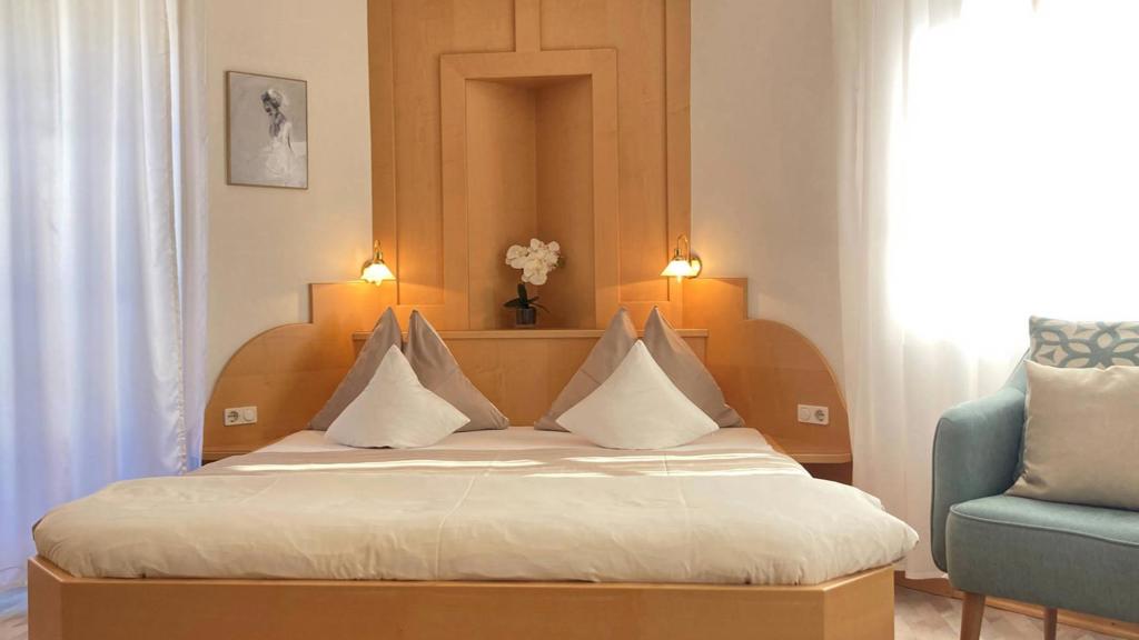 fewo4-schlafzimmer-6-2000x1500.jpg