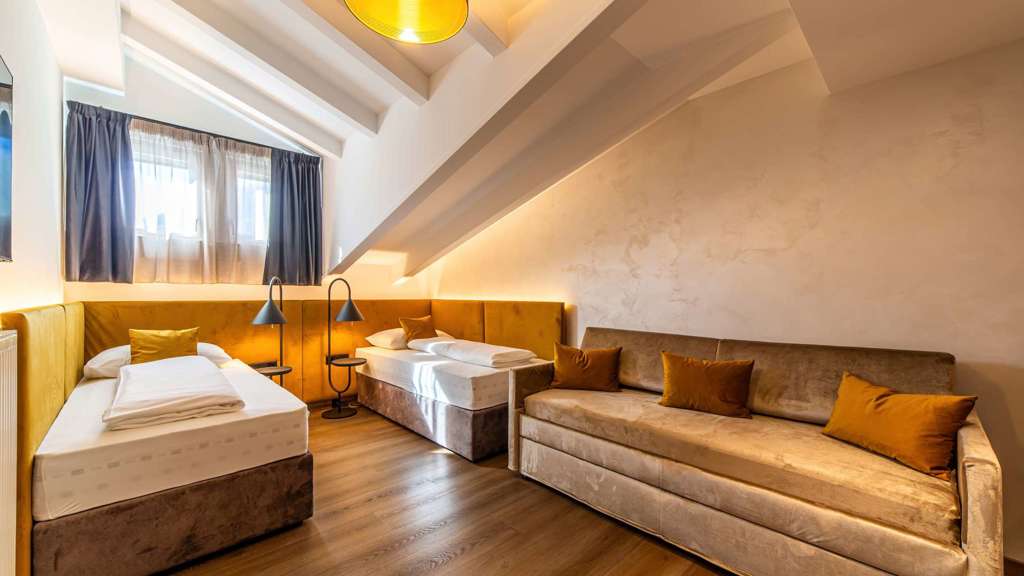 Hotel-Tyrol-0892-HDR.jpg